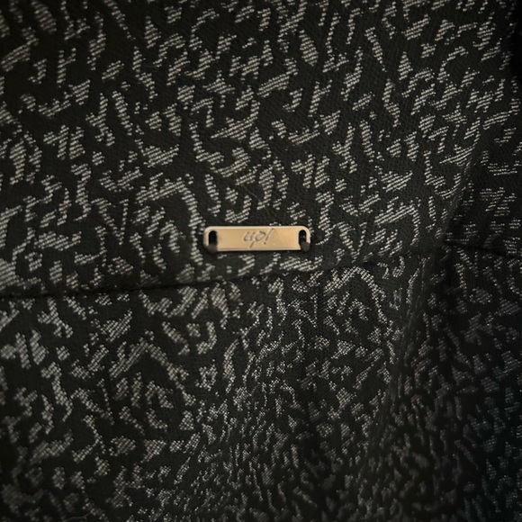 Black Ankle Cropped Pants with Slim Fit and Wide Waistband - Picture 5 of 5